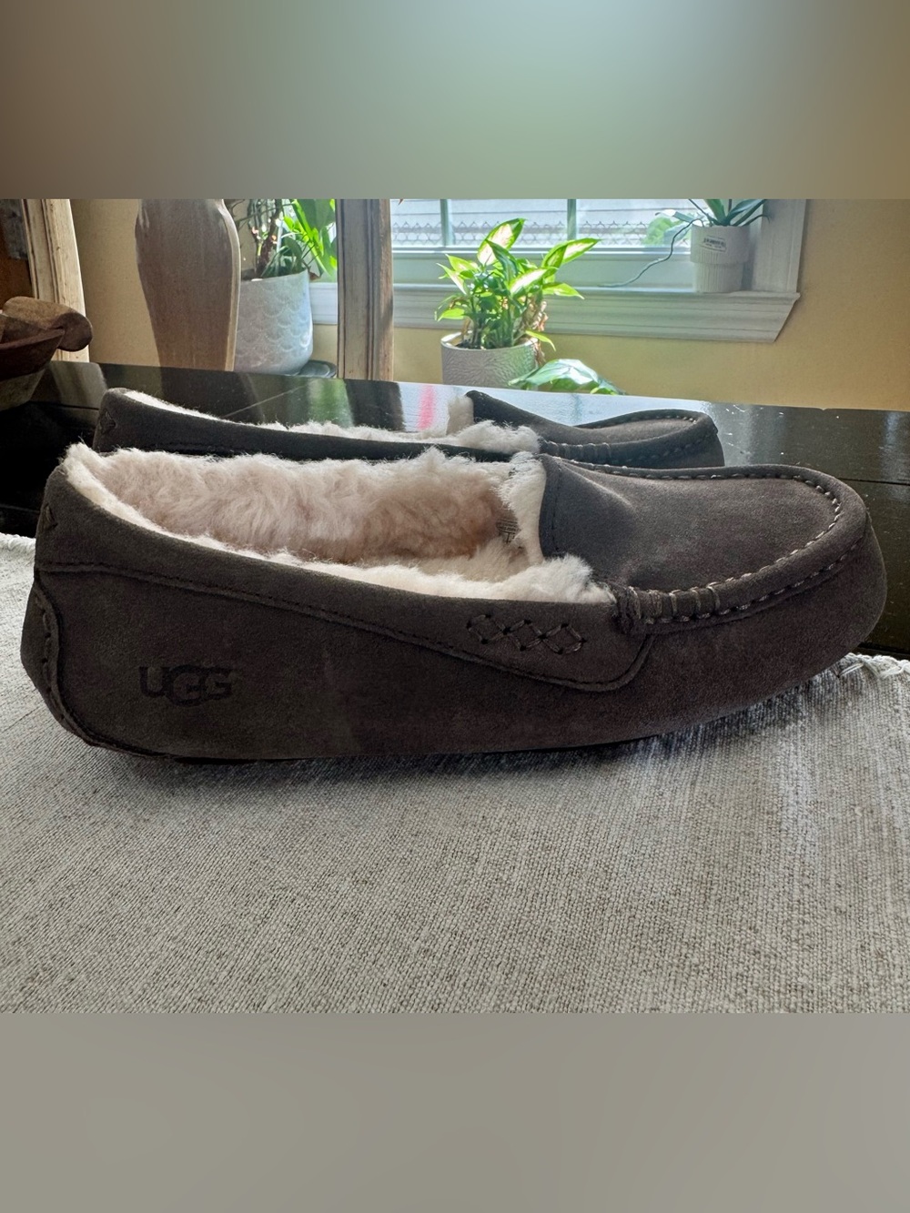 UGG Women's Ansley Slipper Espresso Brown Suede Moccasins Size 7